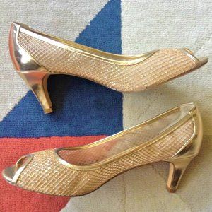 Adrianna Pappell Boutique Gold Sandal Heel